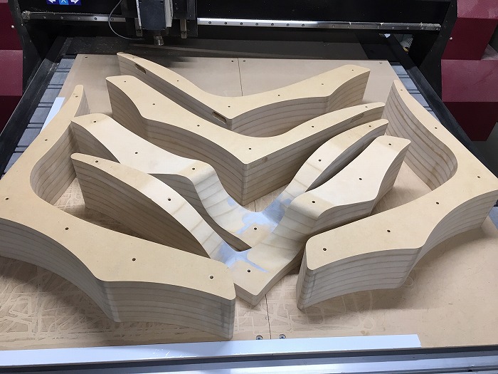 ＭＤＦを張り合わせてベースを作りました。